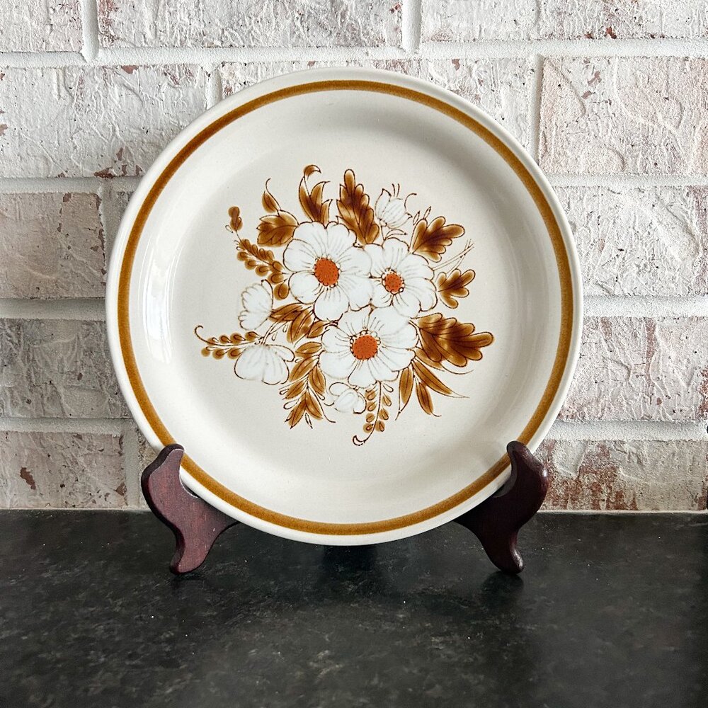 Vintage 1970s Mountain Wood Stoneware Dinner Plate Dried Flower, Dinner Plate
